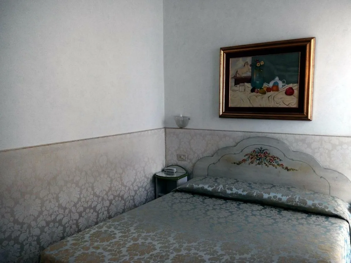 Hotel San Salvador Basic & Local 2 Stars Hotel Venezia 2*,  Italia